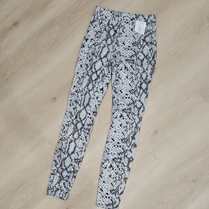 ⭐️Good American Black & White Snake-Print High-Rise Skinny Jeans SZ 2/26⭐️